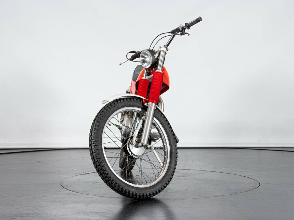 Immagine 3/50 di Montesa Cota 247 (1976)