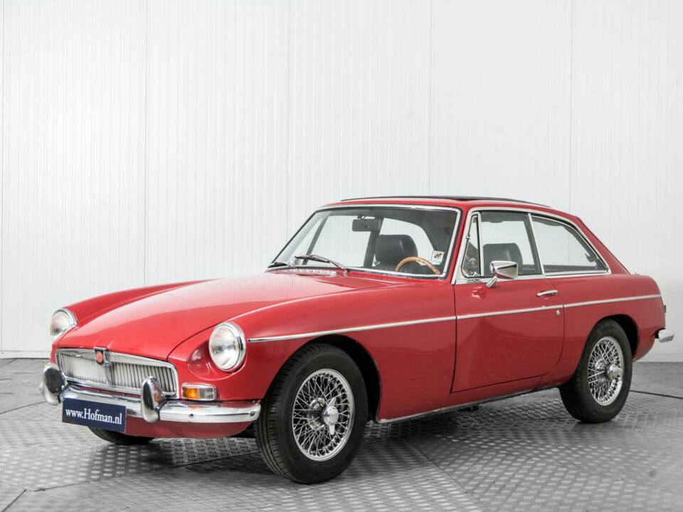 Image 1/50 of MG MGB GT (1967)