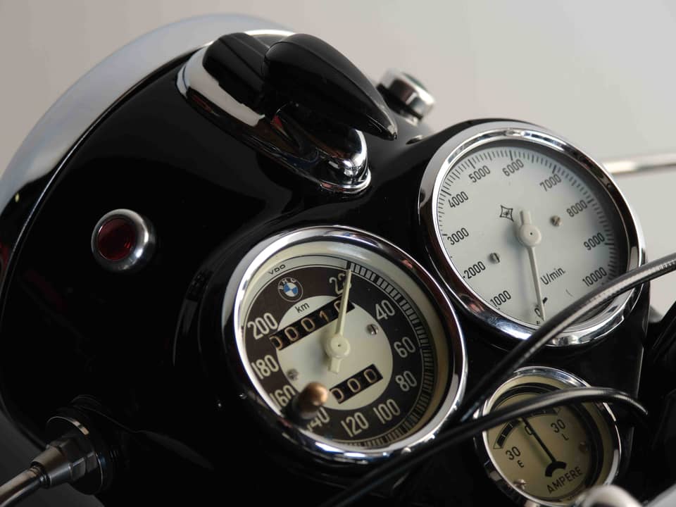 Image 17/98 of BMW R 69 S (1964)