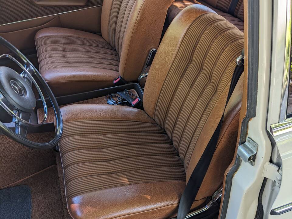 Bild 13/21 von Mercedes-Benz 280 SE 3,5 (1971)