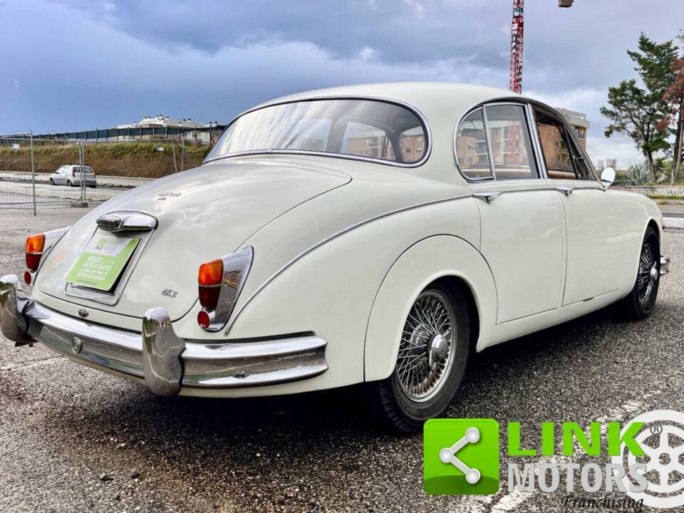 Image 8/10 of Jaguar Mk II 3.8 (1967)