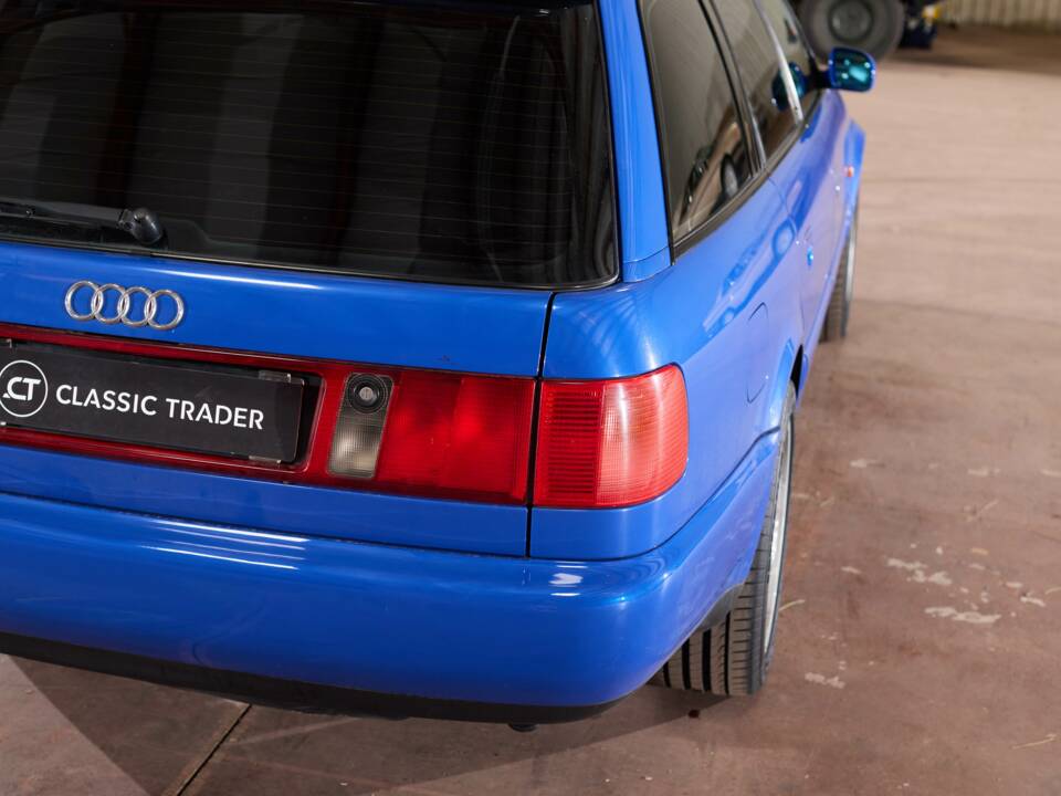 Image 71/113 of Audi S6 Plus Avant (1996)
