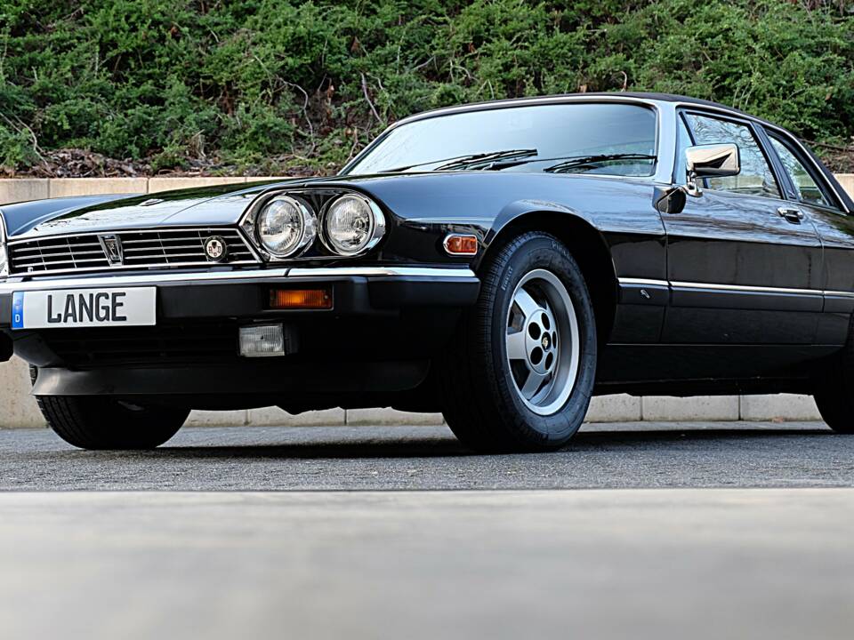 Imagen 10/91 de Jaguar XJ-SC V12 (1986)