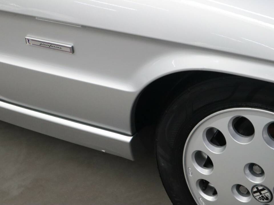 Bild 25/33 von Alfa Romeo 2.0 Spider (1993)