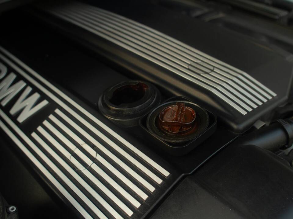 Afbeelding 51/58 van BMW 330i (2002)