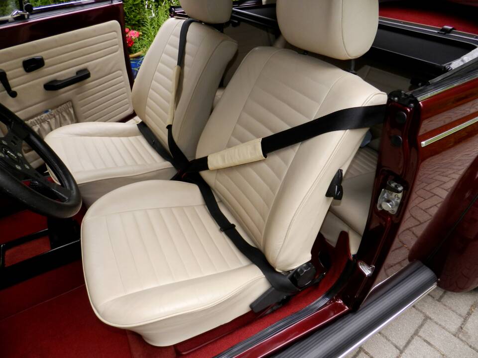 Image 10/54 de Volkswagen Beetle 1303 LS (1978)