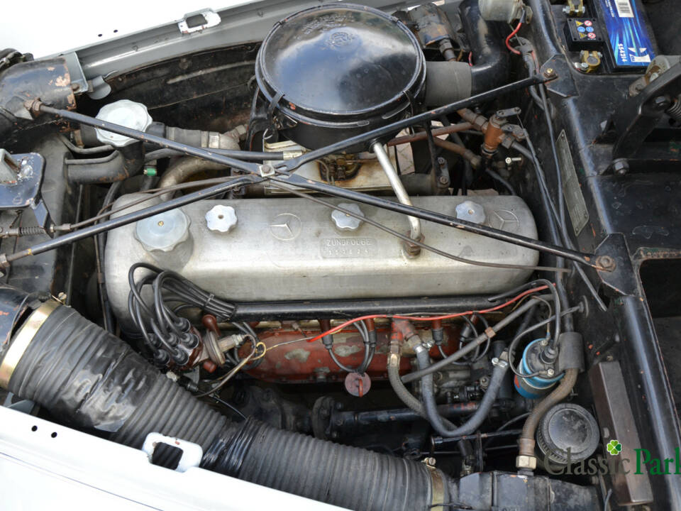 Image 43/50 of Mercedes-Benz 220 (1952)