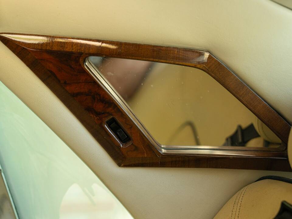 Obraz 50/50 pojazdu Bentley Mulsanne SWB (1985)