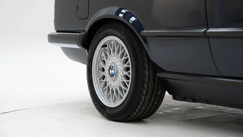 Immagine 15/15 di BMW 325i (1986)
