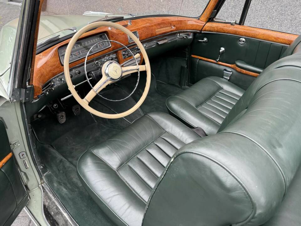Image 33/50 of Mercedes-Benz 220 S Cabriolet (1958)