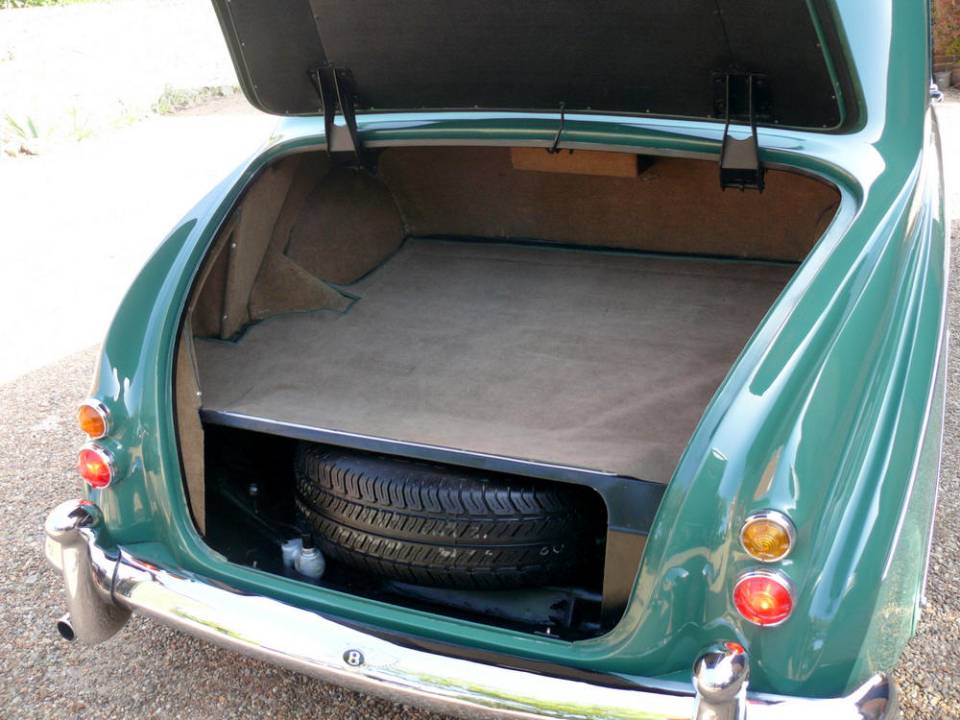 Image 15/15 of Bentley S 1 (1956)