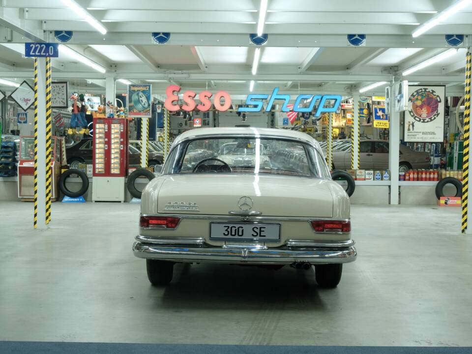 Image 8/50 of Mercedes-Benz 300 SE (1966)