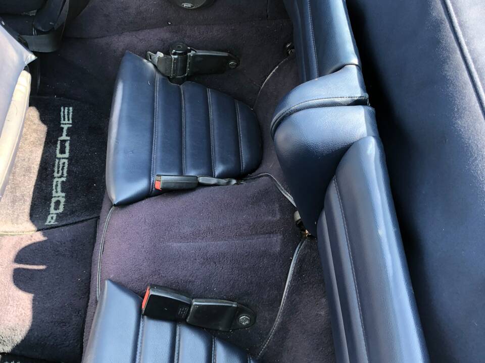 Image 31/50 of Porsche 911 Carrera 3.2 (1984)