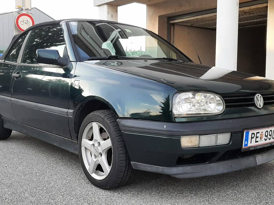 Immagine 5/21 di Volkswagen Golf III Cabrio 1,9 TDI (1995)