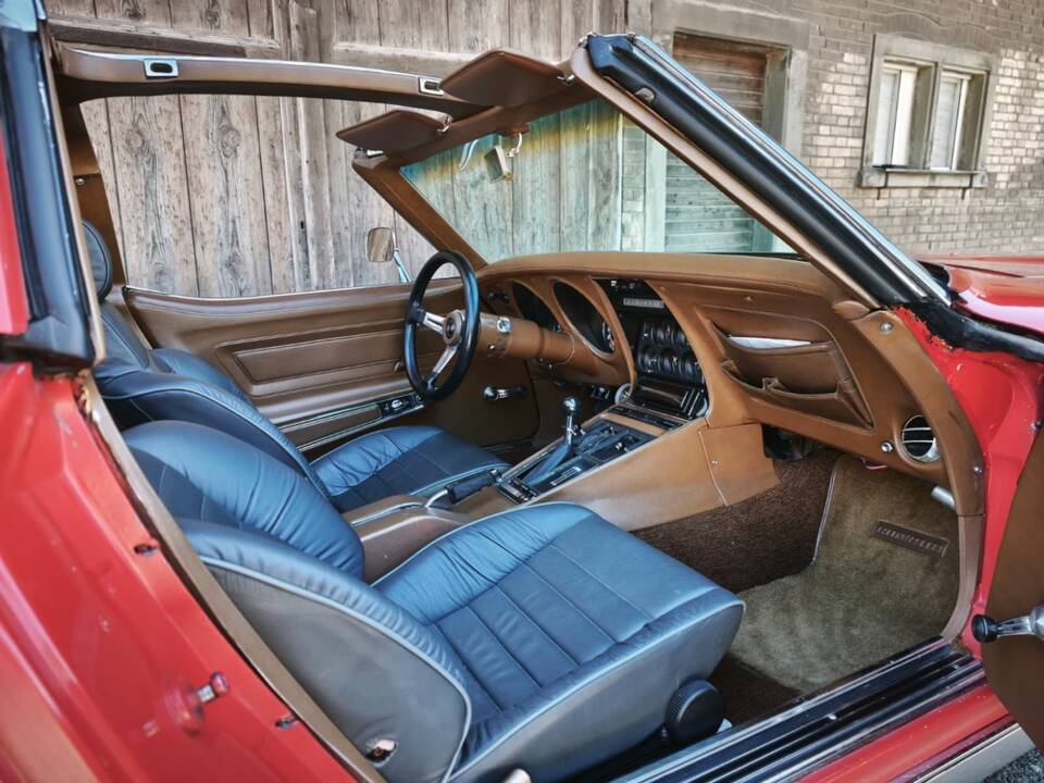 Image 9/26 of Chevrolet Corvette Stingray (1971)
