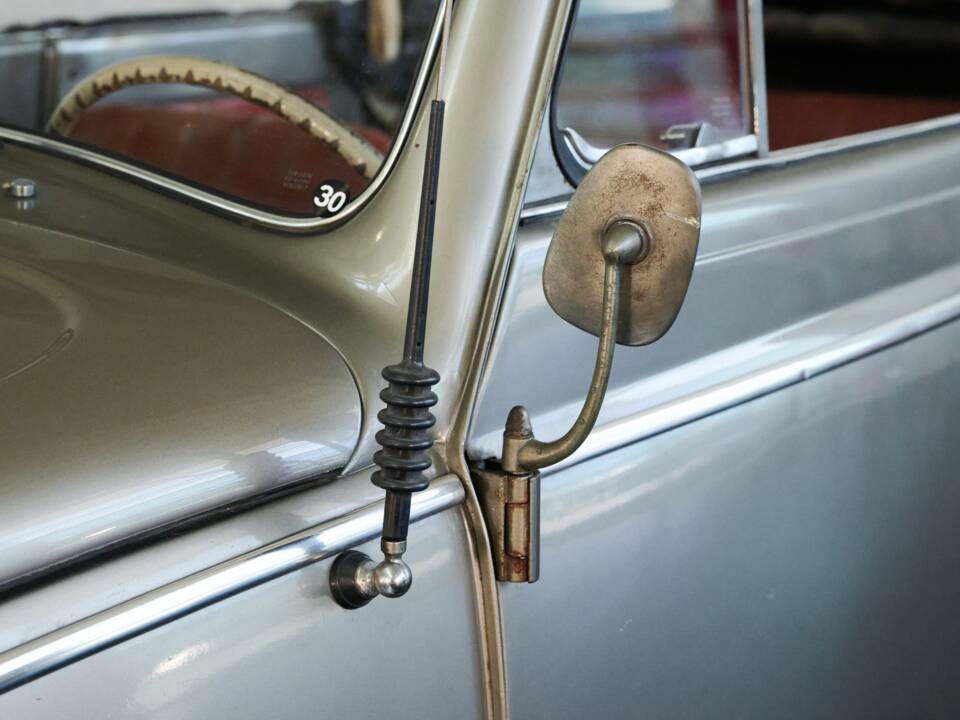 Bild 4/50 von Volkswagen Käfer 1200 Cabriolet (1957)