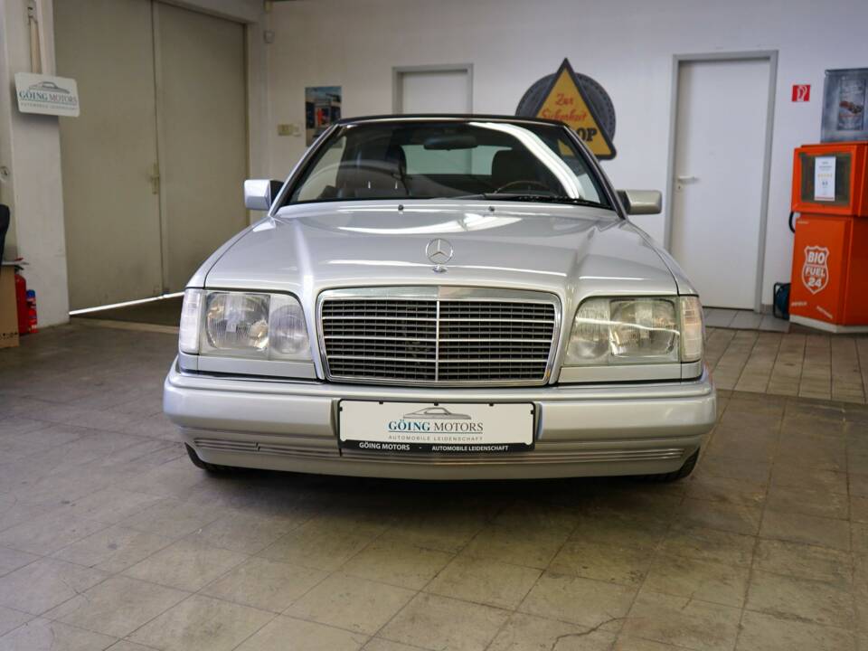 Bild 5/69 von Mercedes-Benz E 320 "Final Edition" (1997)