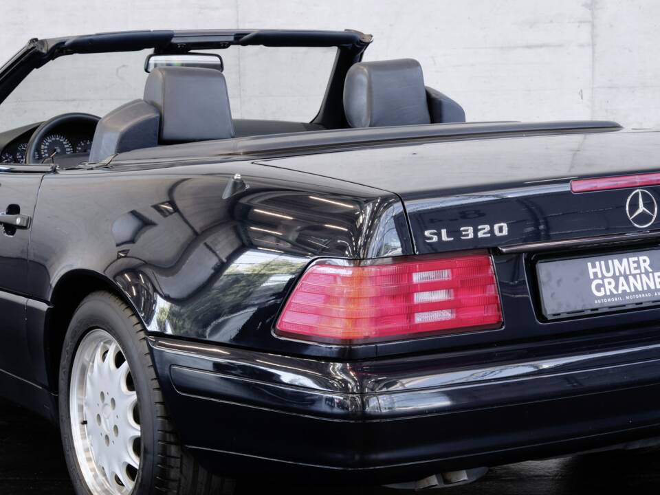 Image 43/46 of Mercedes-Benz SL 320 (1998)