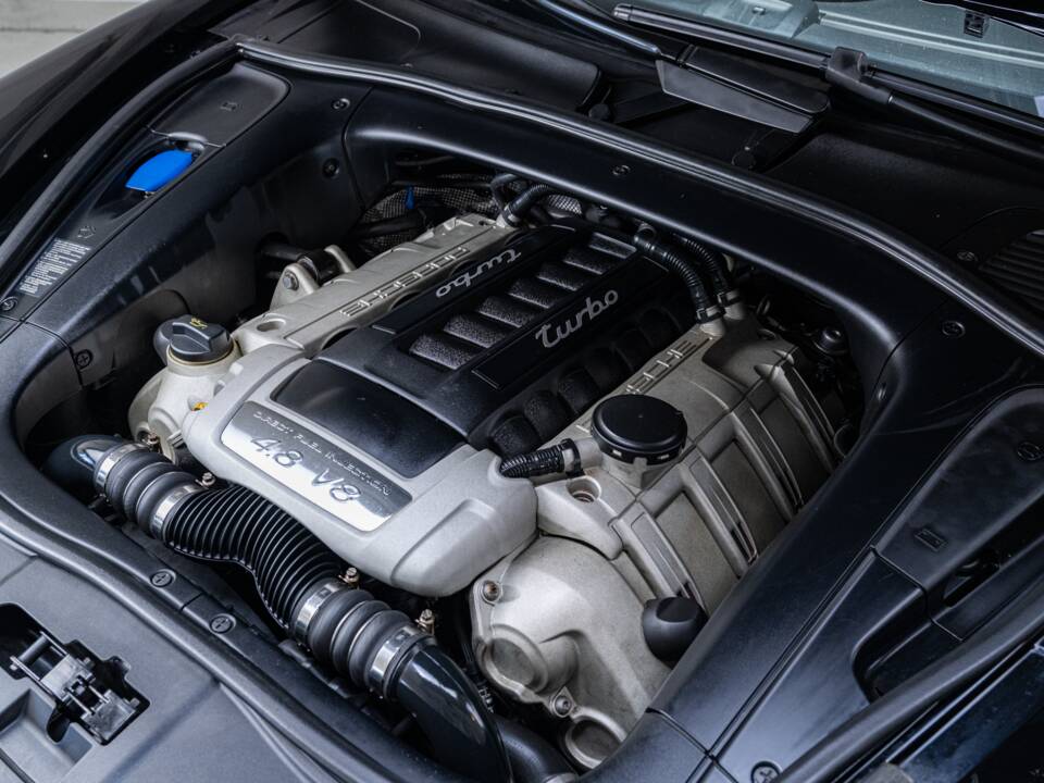 Bild 36/38 von Porsche Cayenne Turbo (2007)