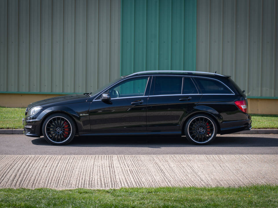 Bild 3/25 von Mercedes-Benz C 63 AMG T (2012)