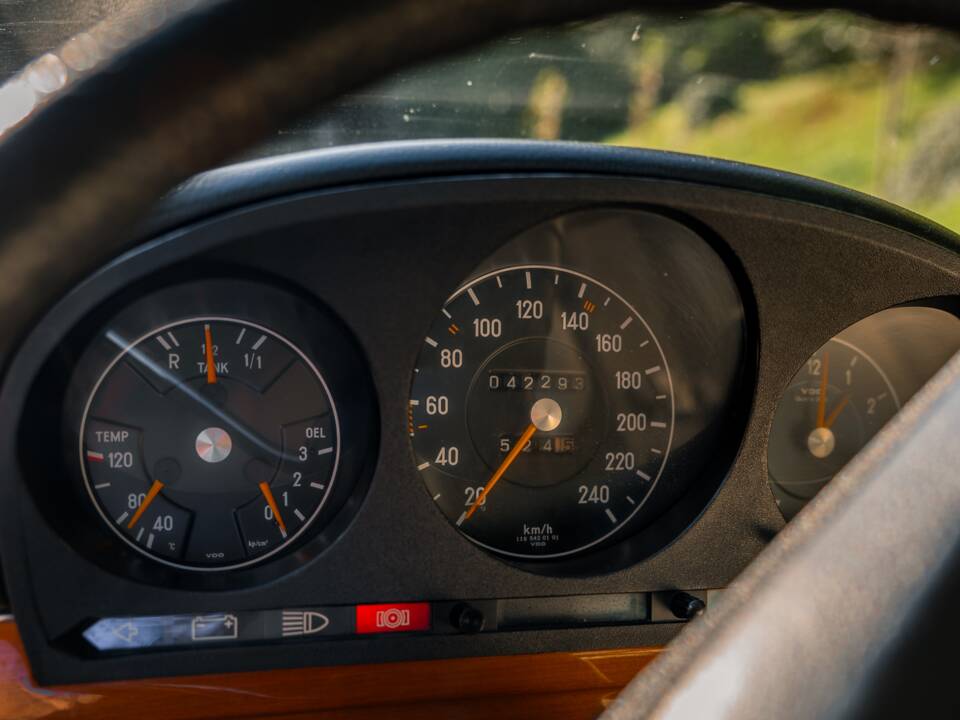 Bild 83/105 von Mercedes-Benz 280 S (1972)