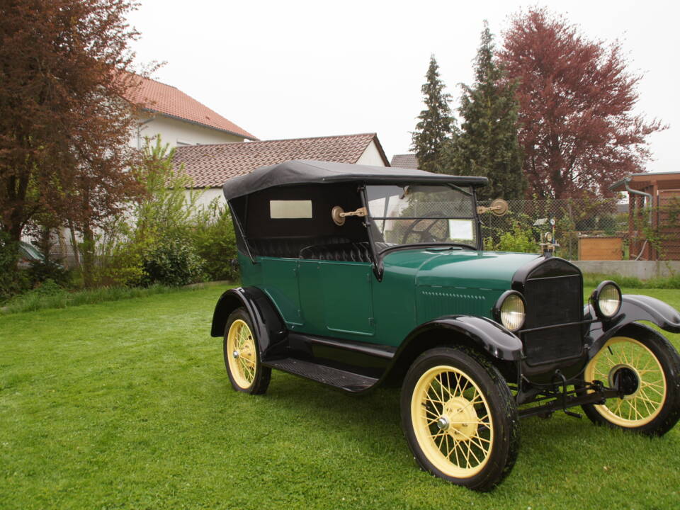 Bild 7/9 von Ford Modell T Touring (1927)