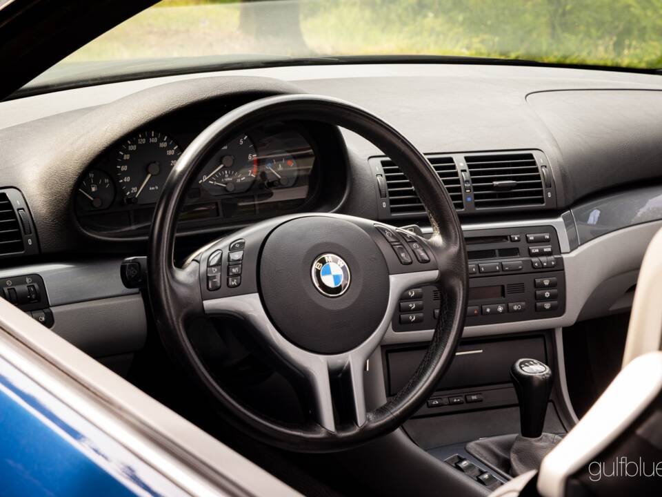 Image 17/56 of BMW 323Ci (2000)