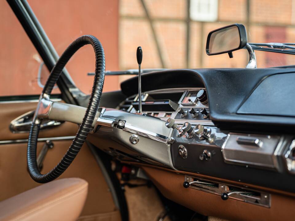 Image 32/44 of Citroën DS 21 (1968)