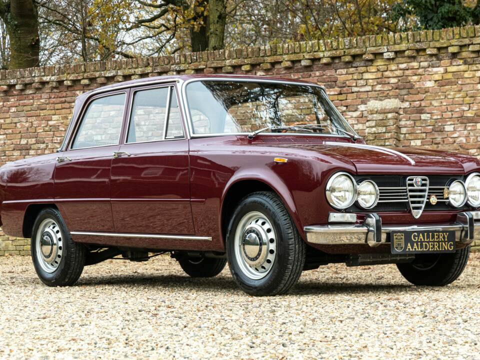 Imagen 26/50 de Alfa Romeo Giulia Nuova Super 1600 (1971)
