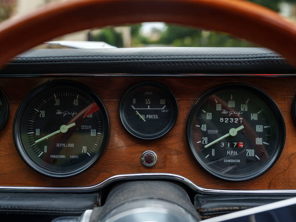 Image 16/26 of ISO Grifo GL 300 (1968)