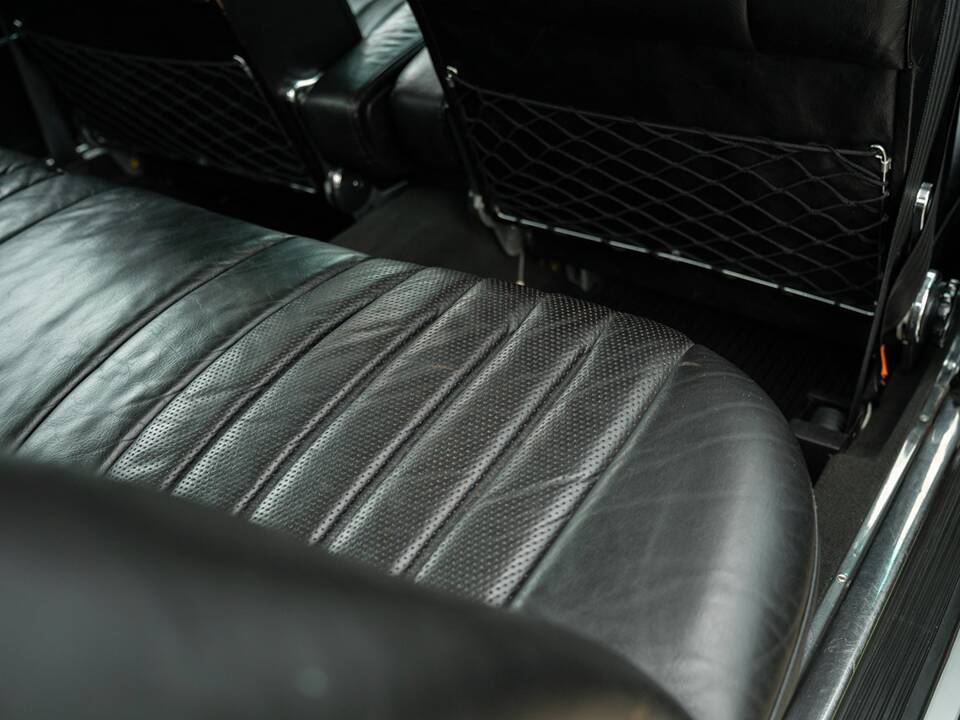 Image 27/50 of Mercedes-Benz 300 SEL 6.3 (1970)