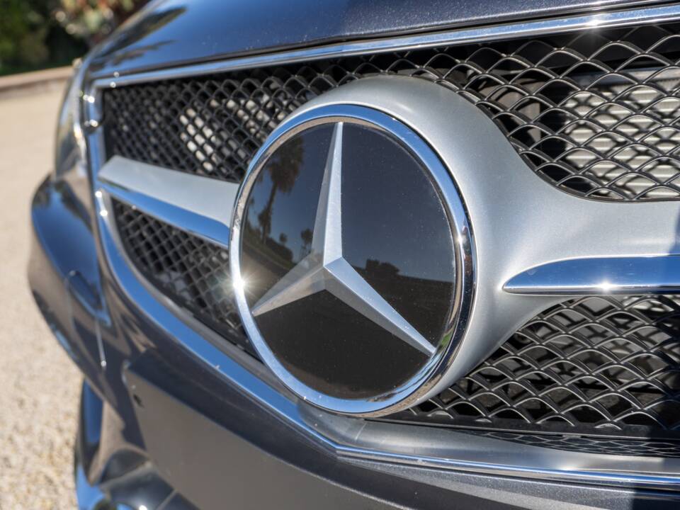 Bild 18/19 von Mercedes-Benz E 400 d 4MATIC (2014)