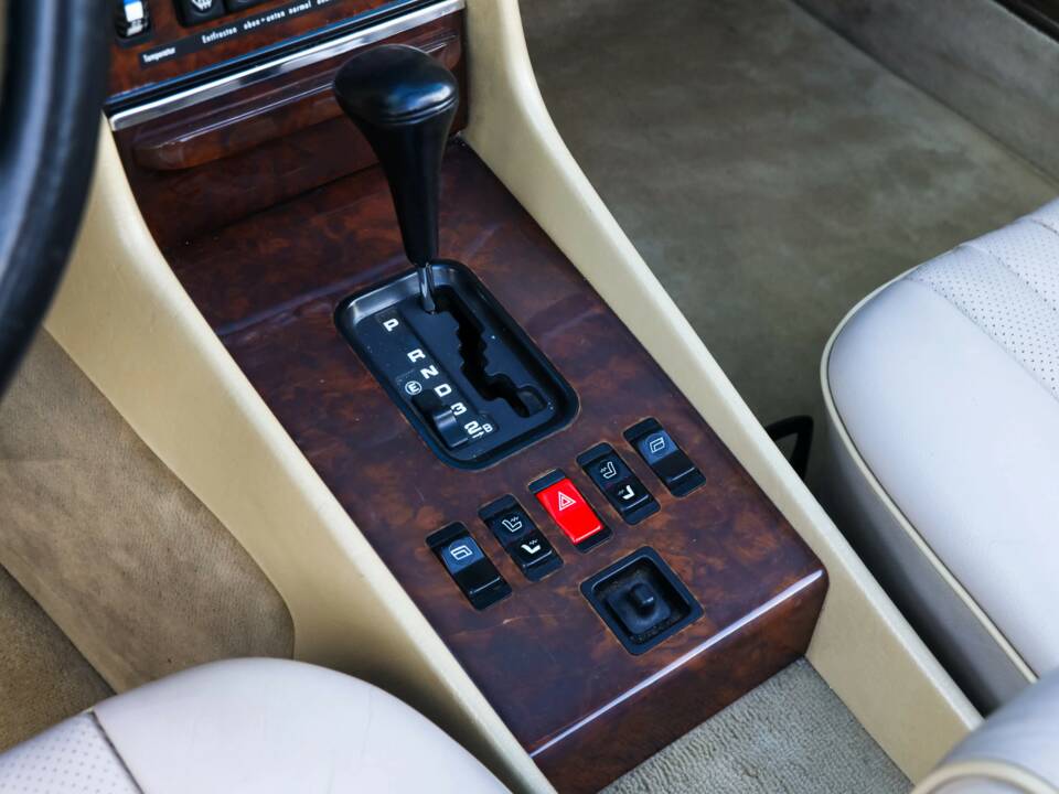 Image 43/50 de Mercedes-Benz 420 SL (1986)