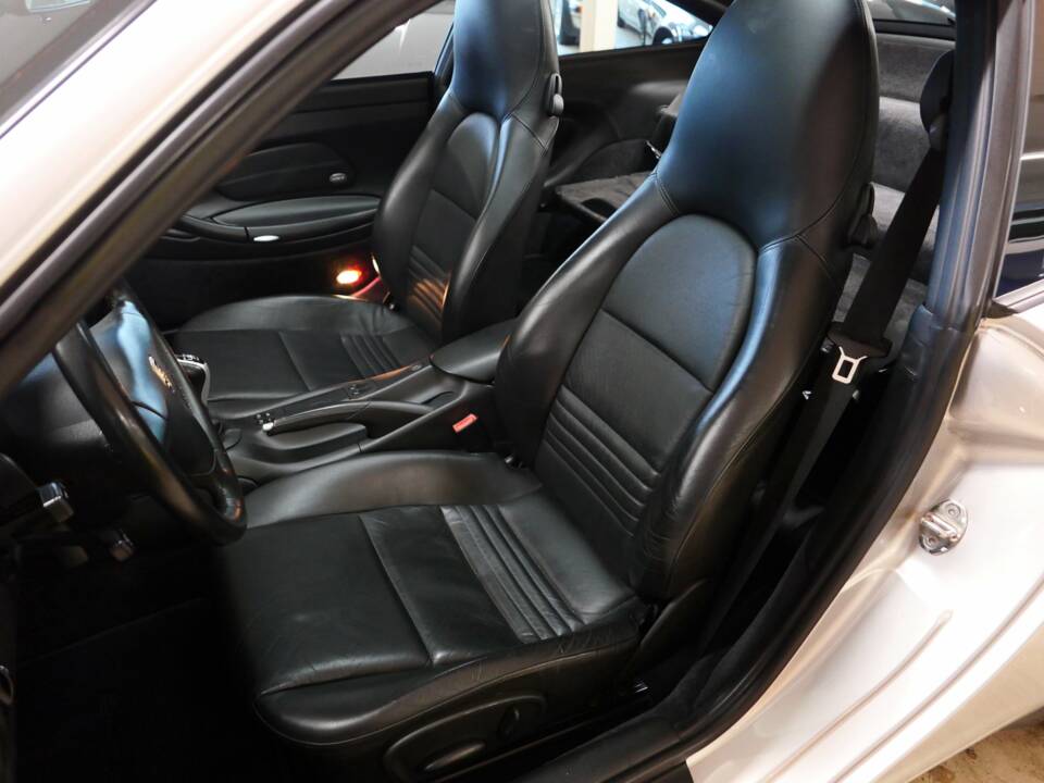 Image 15/16 of Porsche 911 Carrera (2004)