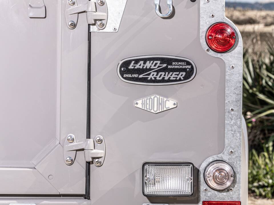 Bild 7/11 von Land Rover Defender 90 Td5 (2002)