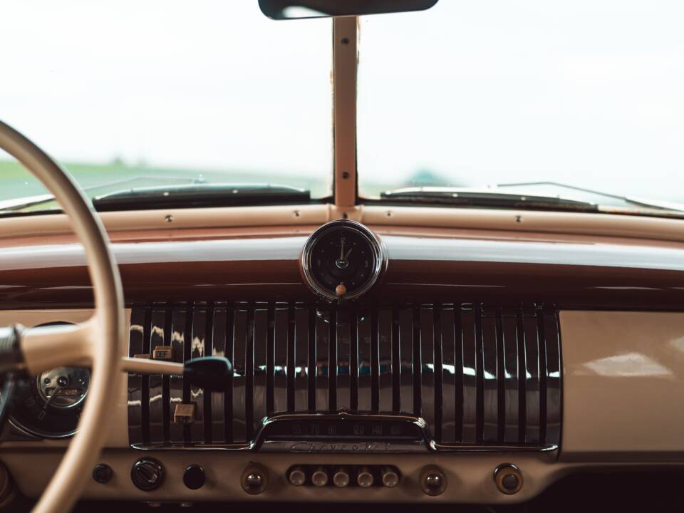Image 24/28 of Chevrolet Deluxe Styleline (1952)