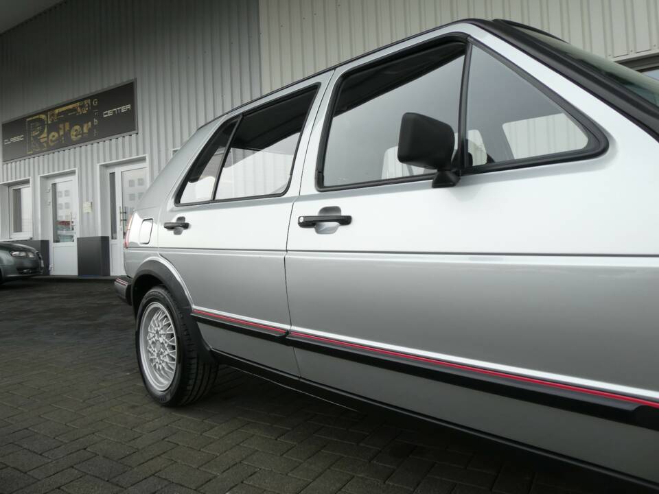 Image 19/23 of Volkswagen Golf Mk II GTi 1.8 (1988)