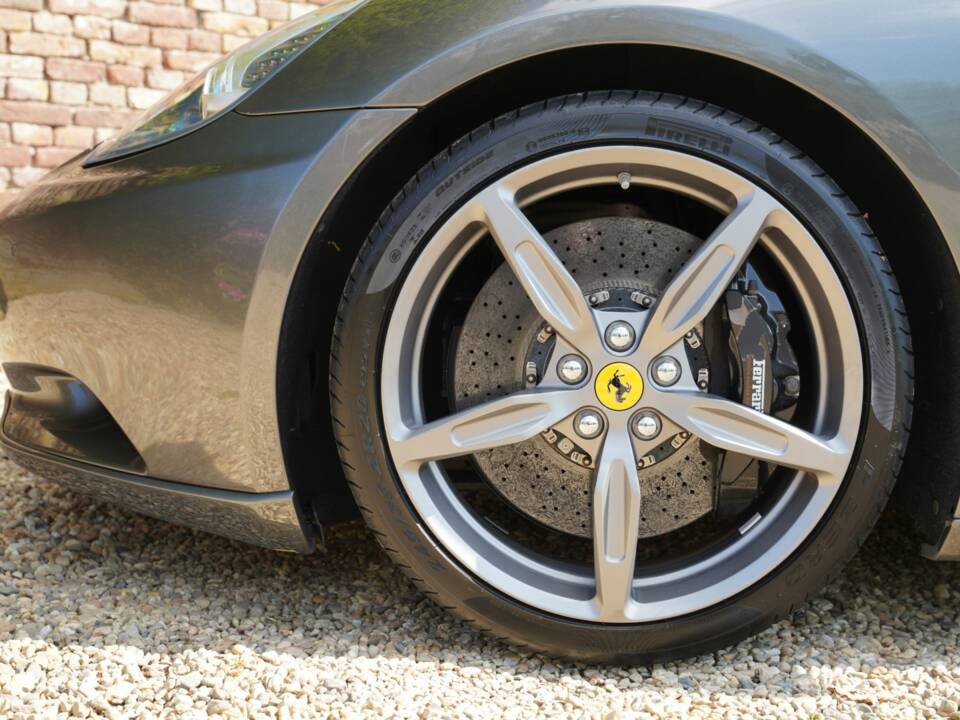 Bild 17/50 von Ferrari California (2010)