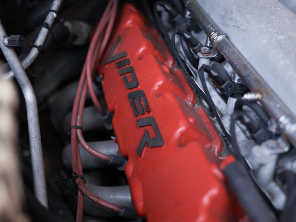 Image 72/82 of Dodge Ram SRT 10 (2005)