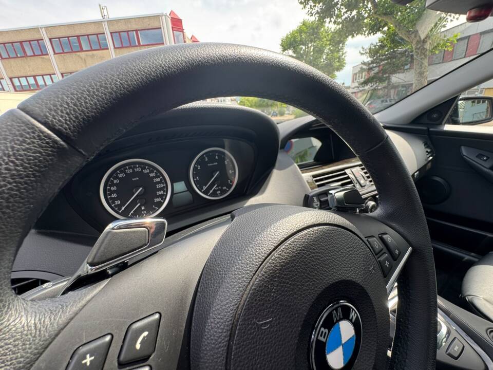 Bild 71/99 von BMW 650i (2007)