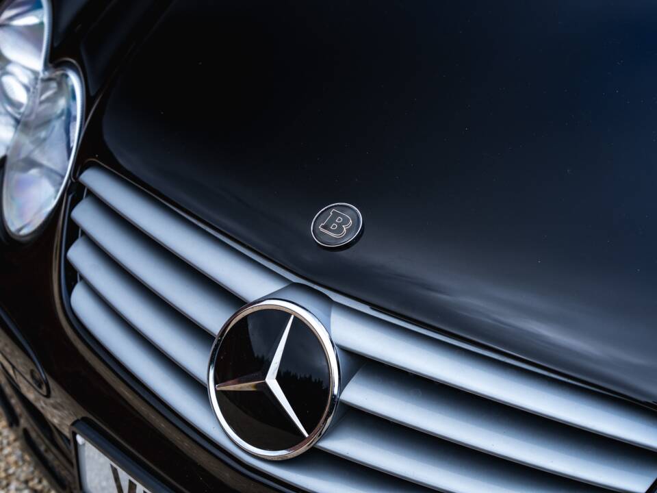 Image 46/47 of Mercedes-Benz SL 600 (2004)