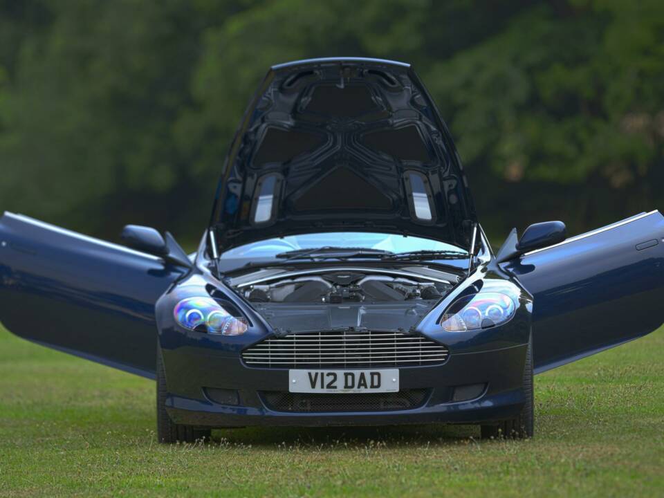 Image 27/50 of Aston Martin DB 9 Volante (2006)