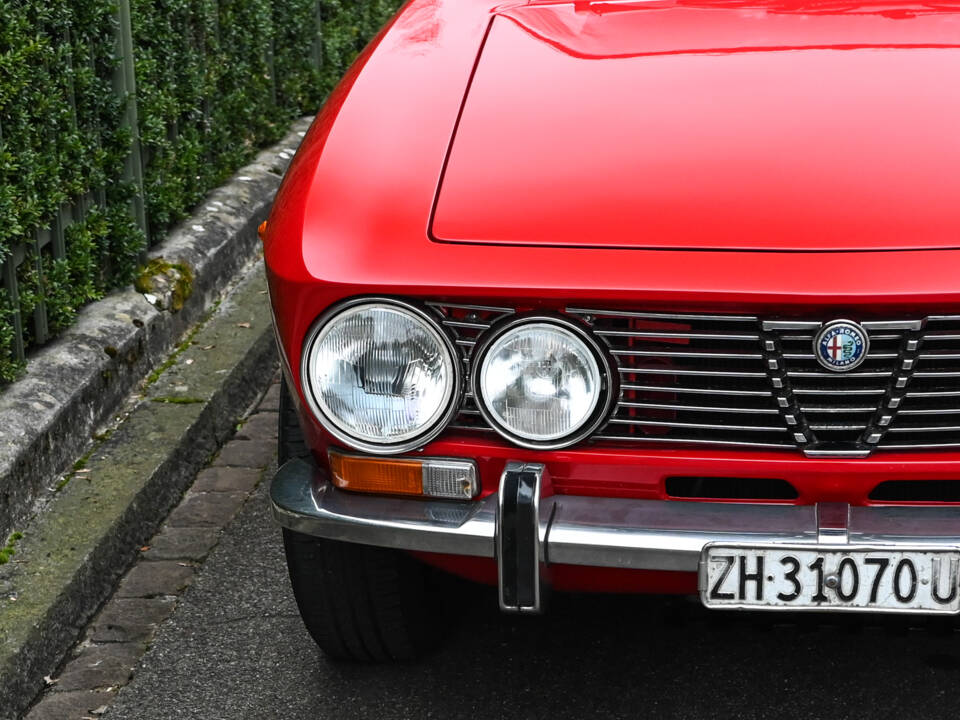 Image 16/36 of Alfa Romeo 2000 GT Veloce (1972)