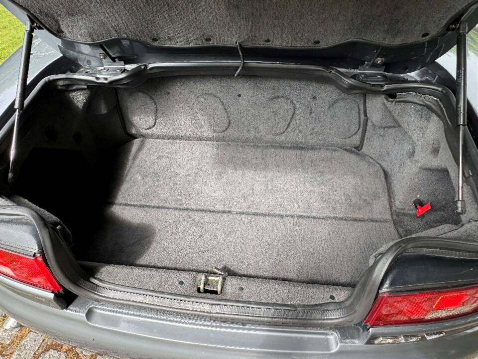 Image 27/28 of Aston Martin DB 7 Volante (1997)