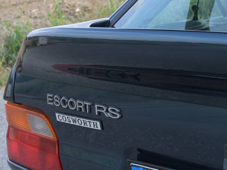 Bild 44/73 von Ford Escort RS Cosworth (1992)