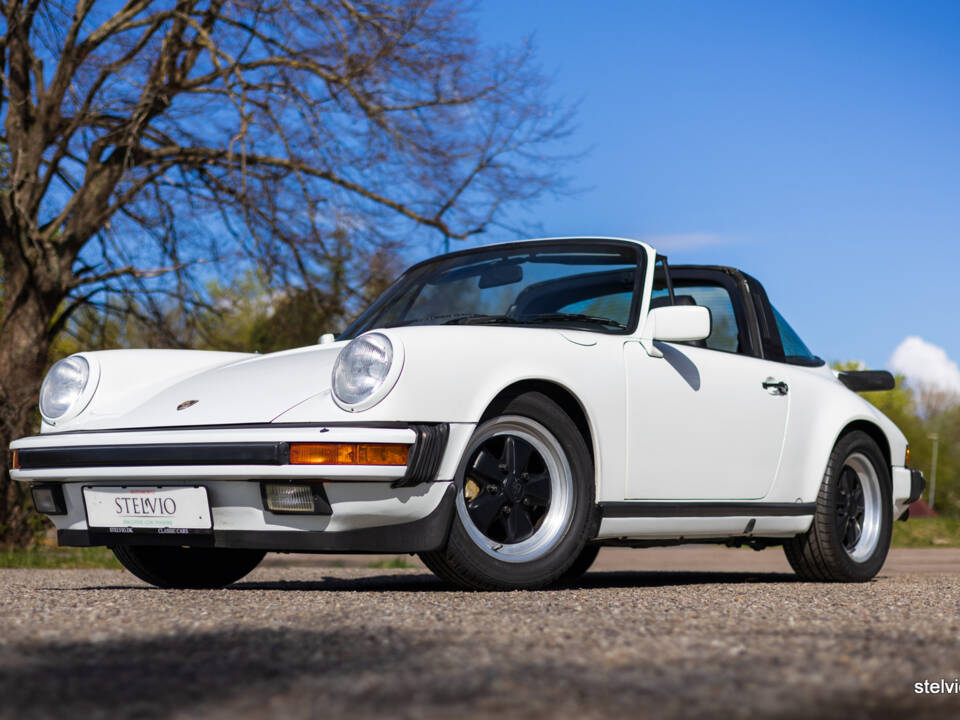 Image 4/45 of Porsche 911 Carrera 3.2 (1984)