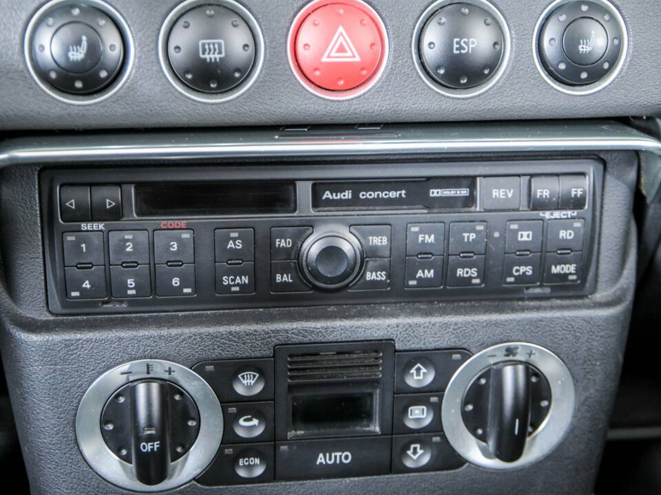 Bild 24/50 von Audi TT 1.8 T (2000)