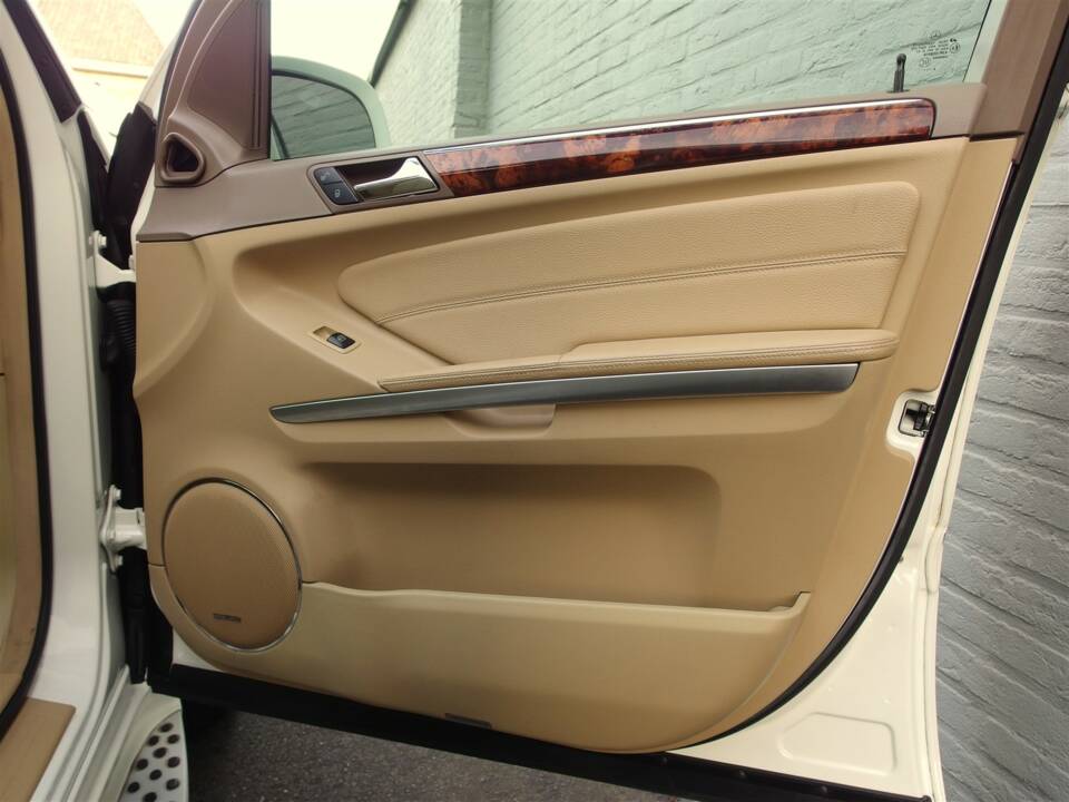 Bild 46/98 von Mercedes-Benz GL 450 4MATIC (2007)