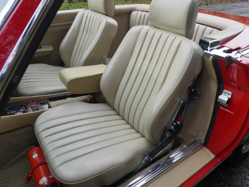 Image 17/22 of Mercedes-Benz 500 SL (1988)