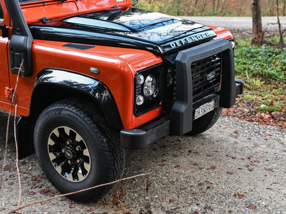 Image 16/39 of Land Rover Defender 110 (2015)